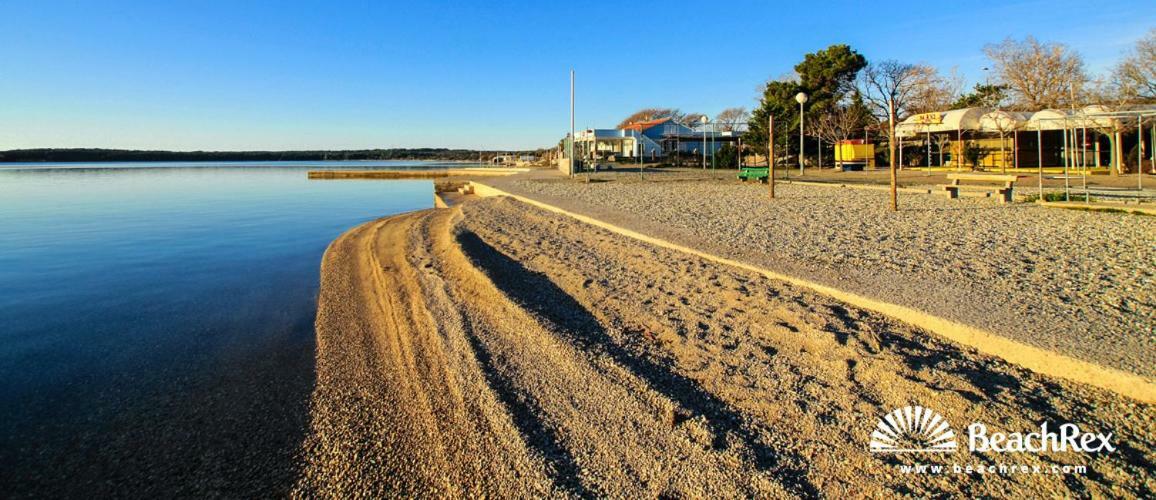 Kuca Za Odmor Kornic Villa Ngoại thất bức ảnh