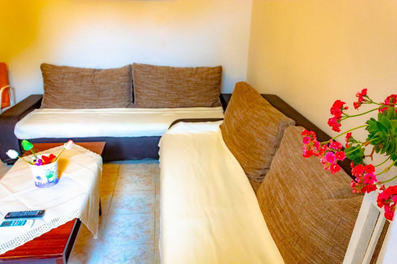 Kuca Za Odmor Kornic Villa Ngoại thất bức ảnh